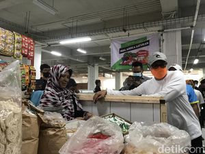 Walkot Sukabumi Ajak 1.080 Guru Belanja Bareng Untuk Ramaikan Pasar Pelita Walkot Sukabumi Ajak 1.080 Guru Belanja Bareng Untuk Ramaikan Pasar Pelita
