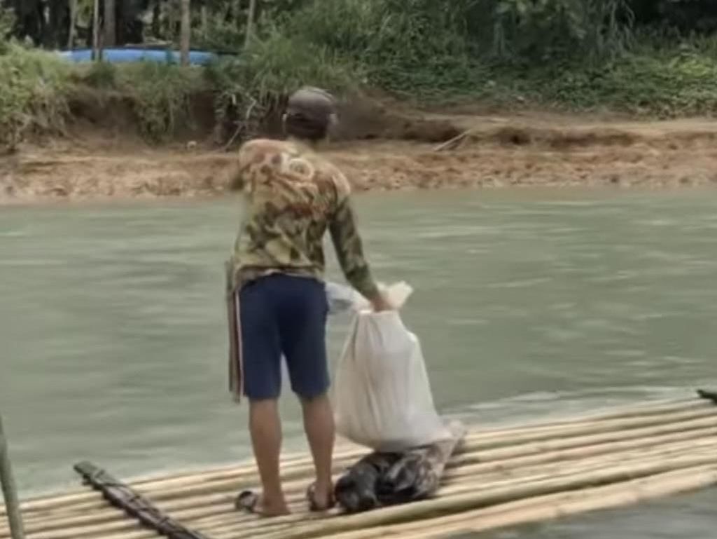 Warga Terisolir Tanpa Jembatan di Sidrap Minta Perahu, Pemda Cari Dana CSR Warga Terisolir Tanpa Jembatan di Sidrap Minta Perahu, Pemda Cari Dana CSR