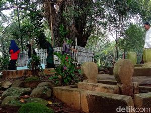 Benarkah Roh Orang yang Meninggal Bisa Datang ke Rumah?