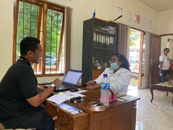 Viral Turis Nyalakan Petasan di Pulau Kalong TN Komodo, Berujung Diperiksa!