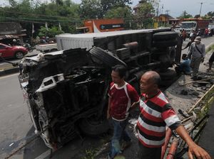 4 Mobil Terlibat Kecelakaan di Jalan Solo-Jogja