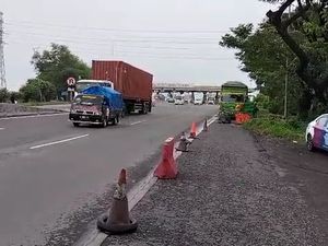 Exit Tol Waru Arah Bungurasih Sempat Macet, Polisi: Volume dan Hujan