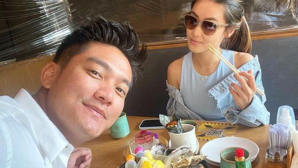 Gaya Keren Boy William Saat Jajan di Turki hingga Makan Bareng Kekasih