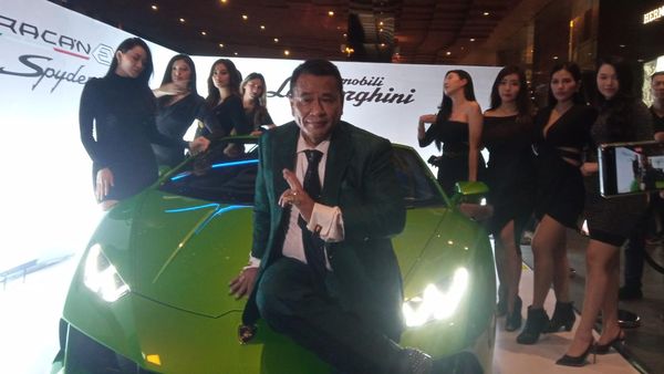 Potret Lamborghini Rp 12 Miliar yang Dibeli Hotman Paris Tunai!