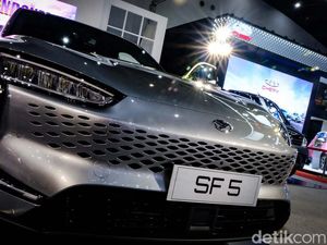Intip DFSK Seres SF5 di IIMS, Mobil Ngebut Tanpa Asap Intip DFSK Seres SF5 di IIMS, Mobil Ngebut Tanpa Asap