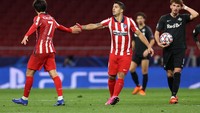 Masih dalam laga Portugal vs Uruguay, Joao Felix dan Luis Suarez yang bersama di Atletico juga akan sikut-sikutan! (Getty Images)