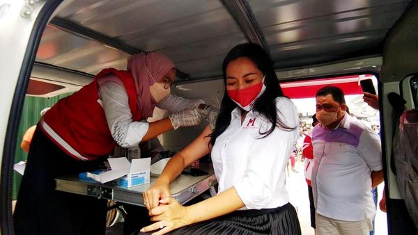 Jemput Bola Vaksinasi Booster Keliling untuk Warga Rusun Cakung