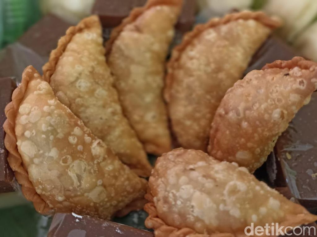 9 Kue Tradisional Sulawesi Selatan Favorit yang Wajib Dicicipi 9 Kue Tradisional Sulawesi Selatan Favorit yang Wajib Dicicipi