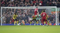 Diogo Jota juga berani buat berduel udara (AP)