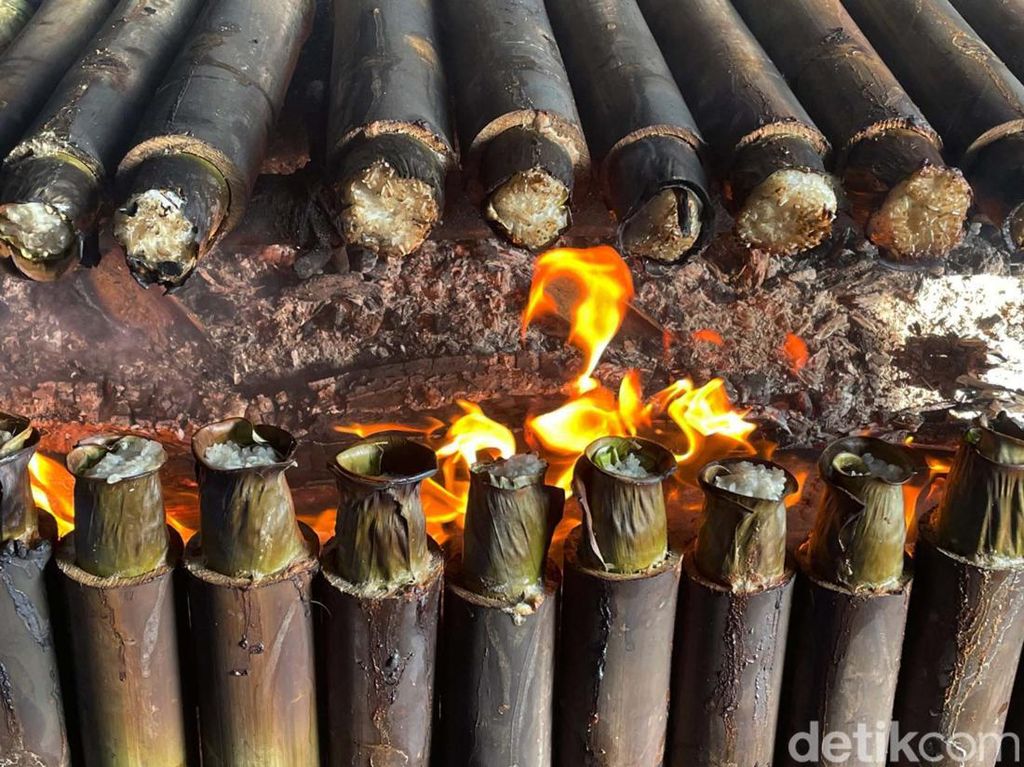 Manis dan Gurih Bisnis Lemang Jelang Ramadan Manis dan Gurih Bisnis Lemang Jelang Ramadan