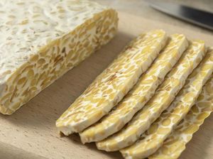 Harga Tempe Meroket Jadi Rp 9.000/Papan, Pedagang Disemprot Emak-emak Harga Tempe Meroket Jadi Rp 9.000/Papan, Pedagang Disemprot Emak-emak
