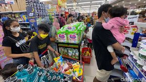 Pasar Swalayan Diserbu Jelang Ramadan