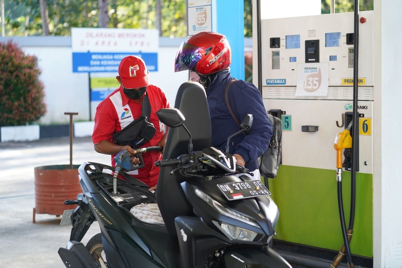 Pengisian BBM di salah satu SPBU