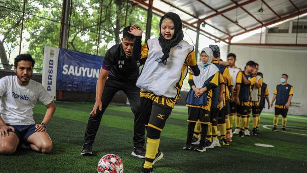 Persib Bandung lakukan coaching clinic