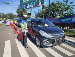 Ridwan Kamil Minta Pemkab Cianjur Pelototi Jalur Puncak