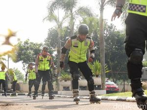 Amankan Ramadan, Polisi Bersepatu Roda Berpatroli di Kota Banjar Amankan Ramadan, Polisi Bersepatu Roda Berpatroli di Kota Banjar