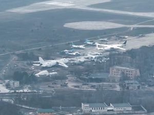 Potret Bandara Internasional Antonov Ukraina yang Hancur
