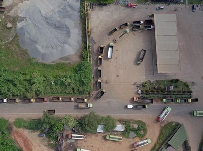 Potret Udara Puluhan Truk Antre Solar di Jambi