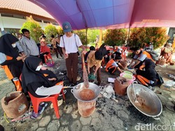 Pakai 3.000 Tungku, Siswa Sultra Produksi Minyak Goreng Sendiri 12.000 Liter