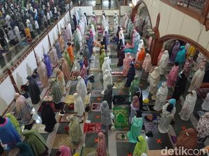 Bacaan Doa Setelah Sholat Tarawih dan Tata Caranya Bacaan Doa Setelah Sholat Tarawih dan Tata Caranya