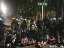 Hendak Perang Sarung, Puluhan Remaja di Surabaya Diamankan Polisi