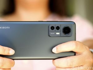 5 Rekomendasi HP Flagship di Bawah Rp 10 Juta untuk Lebaran 5 Rekomendasi HP Flagship di Bawah Rp 10 Juta untuk Lebaran