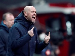 Van Basten Bertanya-tanya soal Ten Hag ke MU