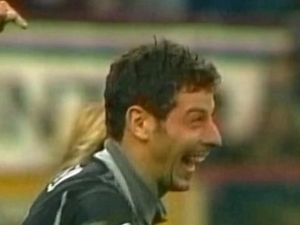 Video Gol Dramatis Kiper Inter Francesco Toldo ke Gawang Juventus