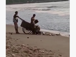 3 Pria Buang Segerobak Sampah ke Pantai Carita Ditangkap-Minta Maaf!