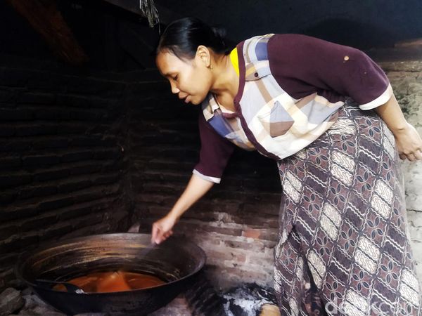 Mengintip Pembuatan Gula Aren Cibaliung
