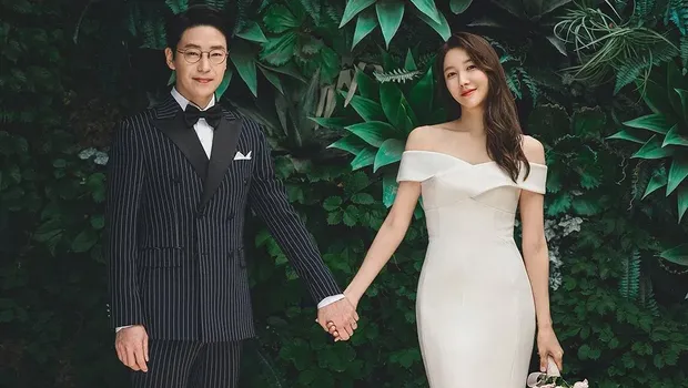 Ilustrasi pasangan menikah di Korea