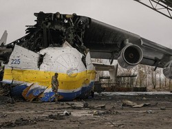 Penampakan Pesawat Terbesar di Dunia yang Hancur Digempur Rusia