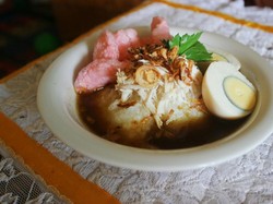 Pesan Bubur Ayam Datangnya Pakai Kuah, Ternyata Bubur Khas Palembang!