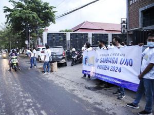 Sambil Bagi Takjil, Relawan di Cirebon Dukung Sandiaga Nyapres 2024