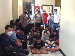 9 Anak di Matraman Jaktim Diamankan Saat Hendak Tawuran, Celurit Disita
