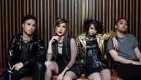 7 Potret Kemeriahan Ultah Yuki Kato, Bergaya ala Emo Bareng Para Artis