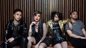 7 Potret Kemeriahan Ultah Yuki Kato, Bergaya ala Emo Bareng Para Artis