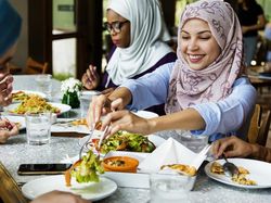 Grace Tahir Tak Suka Nasi Padang hingga Tips Diet Selama Puasa dari Dokter