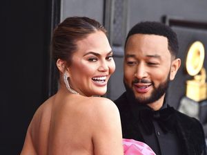 Selamat! Chrissy Teigen dan John Legend Sambut Kelahiran Anak Ketiga