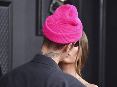 Smooch! Justin Bieber Cium Hailey Setibanya di Grammy Awards 2022