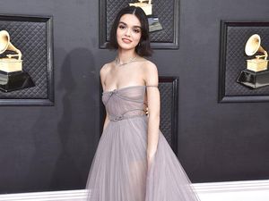 Potret Anggun Rachel Zegler Sang Princess Disney di Grammy 2022 Potret Anggun Rachel Zegler Sang Princess Disney di Grammy 2022