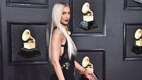 Potret Kekar dan Bugar Dua Lipa