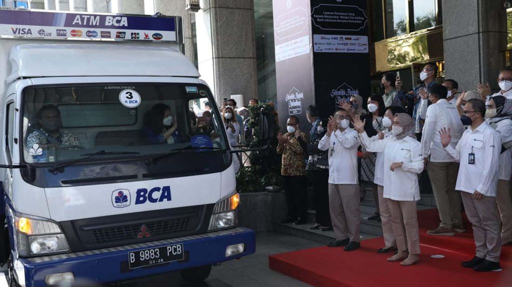 BCA Luncurkan Mobil Kas untuk Penukanan Uang