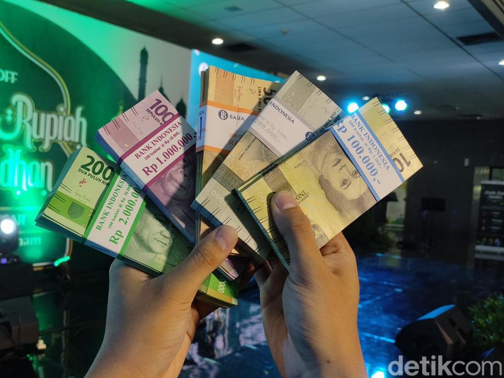 3 Fakta Penukaran Uang buat Lebaran: Lokasi hingga Tata Cara 3 Fakta Penukaran Uang buat Lebaran: Lokasi hingga Tata Cara