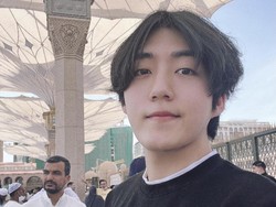 Daud Kim Umrah Pertama Kali Usai Jadi Mualaf: Allah Tolong Saya