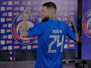 Kata Manajemen Arema FC soal Hengkangnya Hanif dan Diego Michiels