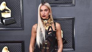 9 Artis di Daftar Berbusana Terbaik Grammy Awards 2022