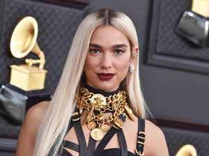 Dua Lipa Minta Maaf, 3 Orang Luka karena Insiden Kembang Api di Konsernya