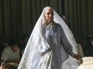 8 Koleksi Lebaran 2022 Wearing Klamby, Sentuhan Budaya Dubai dan Sriwijaya