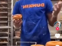 Fobia Laba-laba, Pria Ini Nekat Buat Donat Motif Laba-laba yang Bikin Ngakak